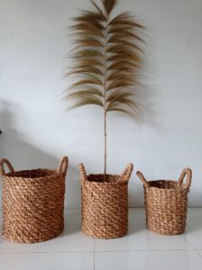 dekoracja z trawy egzotycznej Dekoracje, lampy, wazony Monnarita – naturalnie piękne